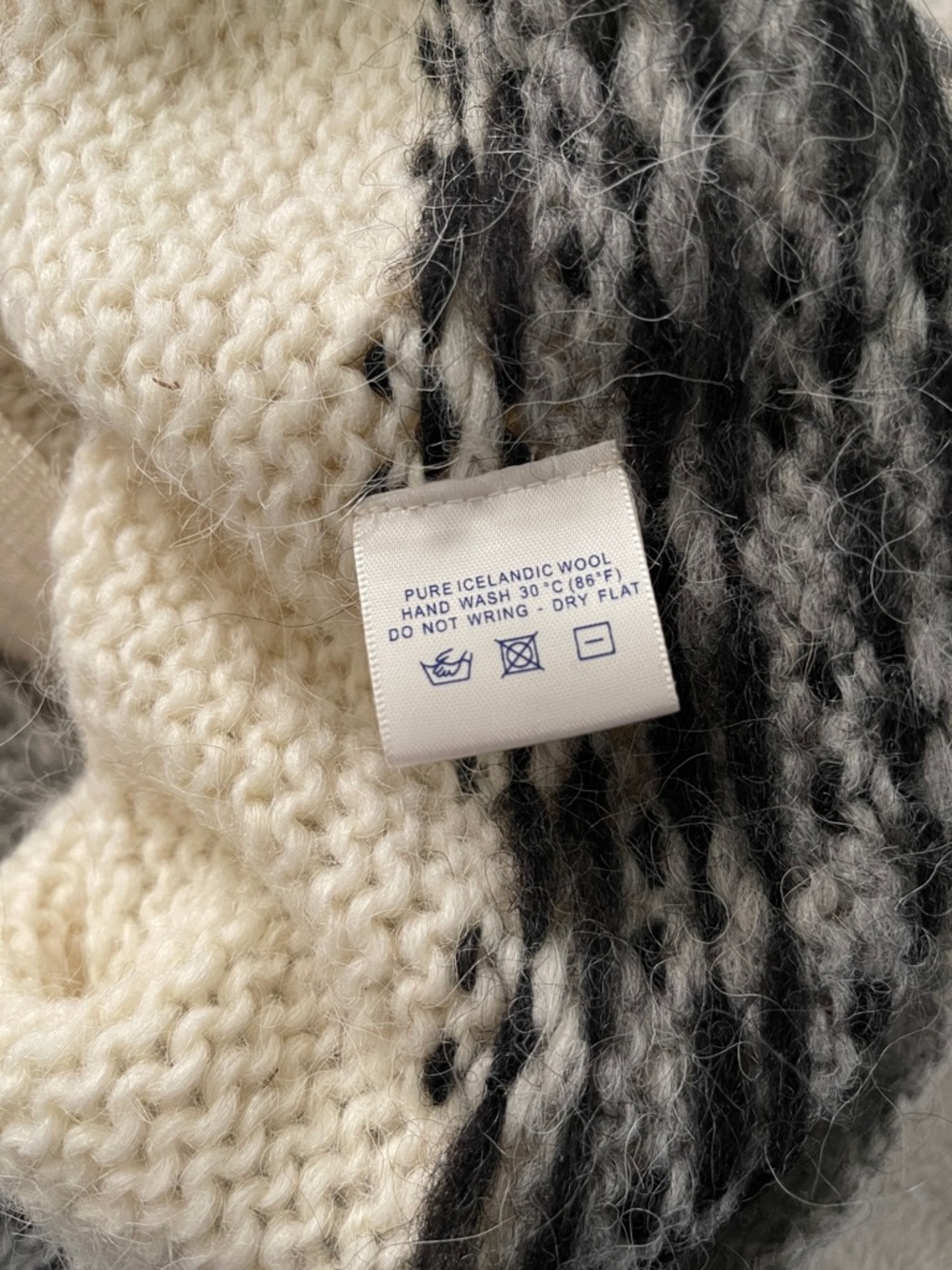 Wool zip sweater hand knitted made in Iceland Women’s XS gray cream - Picture 6 of 6